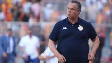 الترجي التونسي يعين كريستيان براكوني مدربا مؤقتا بعد إقالة الكنزاري الترجي التونسي يعين كريستيان براكوني مدربا مؤقتا بعد إقالة الكنزاري