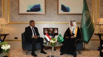 رئيس الأعلى للإعلام يعقد لقاءات موسعة على هامش المنتدى السعودي للإعلام رئيس الأعلى للإعلام يعقد لقاءات موسعة على هامش المنتدى السعودي للإعلام