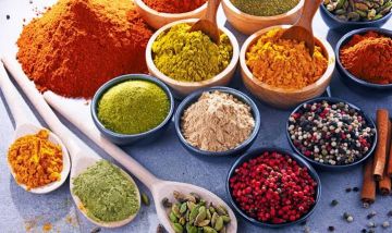 شعبة العطارة : استقرار أسعار البهارات في رمضان .. وارتفاع محدود بجوز الهند