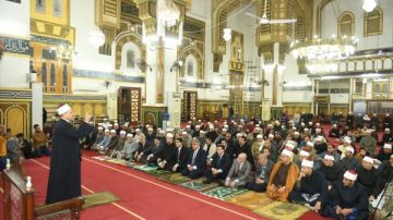 محافظ الدقهلية يشهد احتفالية ليلة النصف من شعبان بمسجد النصر محافظ الدقهلية يشهد احتفالية ليلة النصف من شعبان بمسجد النصر