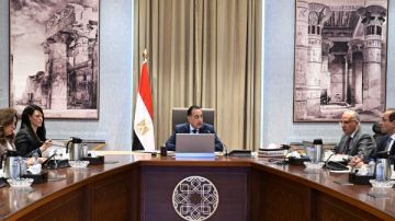 رئيس الوزراء يتابع الموقف التنفيذي الحالي لمشروعات حماية الشواطئ رئيس الوزراء يتابع الموقف التنفيذي الحالي لمشروعات حماية الشواطئ