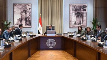 رئيس الوزراء يناقش آليات مشاركة القطاع الخاص في تنفيذ وحدات الإسكان الاجتماعي