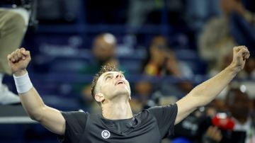 ميدفيديف يواجه جريكسبور في نهائي بطولة دبي الحرة للتنس ميدفيديف يواجه جريكسبور في نهائي بطولة دبي الحرة للتنس