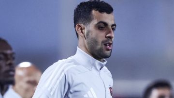 هل حسمت الجاهزية البدنية مصير بلعمري أم أن القناعات الفنية كلمة السر في غيابه عن الأهلي؟