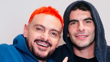 بعد انتهاء المقلب.. رامز جلال بفيديو مع زيزو: الصلح خير والأهلي في دمي بعد انتهاء المقلب.. رامز جلال بفيديو مع زيزو: الصلح خير والأهلي في دمي