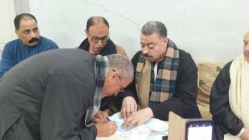 تغريم أسرته 3 ملايين ومنعه من دخول القرية.. جلسة عرفية تعاقب شابا خاض في عائلات القرية عبر الفيس بوك التفاصيل الكاملة