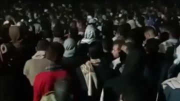 حزن وانهيار الأب.. أهالي المنيا يشيعون جثمان عروس بني مزار