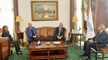 رئيس الأعلى للإعلام يجتمع مع رؤساء النقابات الفنية لتقييم موسم الدراما الرمضاني