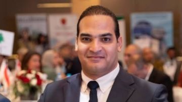 سقوط مستريح السيارات.. القصة الكاملة بعد حبس أمير الهلالي سنتين مع الشغل والنفاذ في اتهامه بالاستيلاء على 2 مليار جنيه بالقاهرة الجديدة