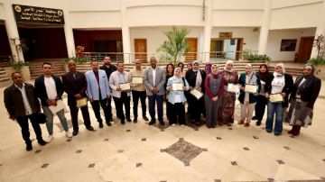 سكرتير عام محافظة البحر الأحمر يكرم العاملين بمنظومة الشكاوي الحكومية سكرتير عام محافظة البحر الأحمر يكرم العاملين بمنظومة الشكاوي الحكومية