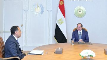 مشاورات بين الرئيس ومدبولي ملامح تشكيل الحكومة الجديدة.. اعرف الوزراء الباقين والراحلين