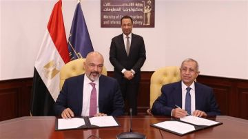 وزير الاتصالات يشهد توقيع شراكة لإنشاء مختبرات متطورة للاتصالات بالأكاديمية العربية