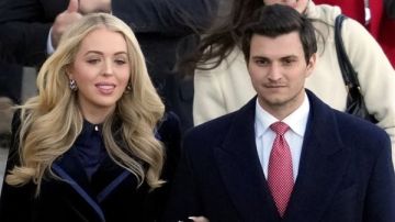 التفاصيل الكاملة لزيارة تيفاني ترامب وزوجها مايكل بولس مدينة الأقصر التفاصيل الكاملة لزيارة تيفاني ترامب وزوجها مايكل بولس مدينة الأقصر