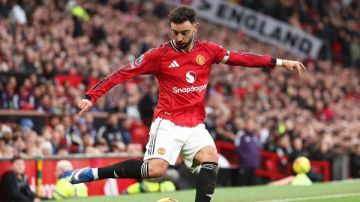 برونو فيرنانديز يشيد بكاريك: مدرب استثنائي أعاد الروح للفريق برونو فيرنانديز يشيد بكاريك: مدرب استثنائي أعاد الروح للفريق