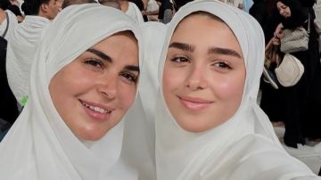 عمرة رمضان.. رانيا منصور رفقة ابنتها توانا من الحرم المكي عمرة رمضان.. رانيا منصور رفقة ابنتها توانا من الحرم المكي
