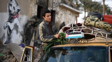 لحماية أسرته.. عمار يترك جده ويذهب لرفح في صحاب الأرض الحلقة السابعة لحماية أسرته.. عمار يترك جده ويذهب لرفح في صحاب الأرض الحلقة السابعة