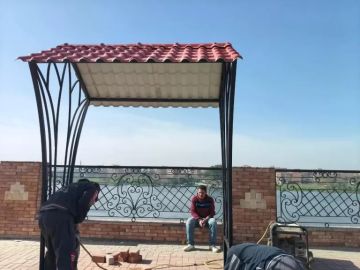 محافظ الغربية يتابع تركيب المقاعد بكورنيش كفر الزيات.. صور محافظ الغربية يتابع تركيب المقاعد بكورنيش كفر الزيات.. صور