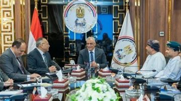 وزير الإنتاج الحربي يبحث مع وفد عماني وممثلي بابيريوس إيجيبت سبل التعاون المشترك وزير الإنتاج الحربي يبحث مع وفد عماني وممثلي بابيريوس إيجيبت سبل التعاون المشترك