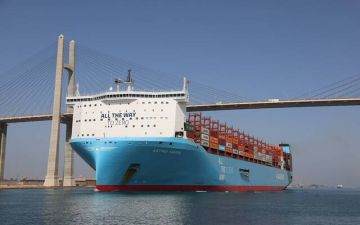 قناة السويس تستقبل أول رحلة ضمن الخدمة الملاحية ME-11 قناة السويس تستقبل أول رحلة ضمن الخدمة الملاحية ME-11