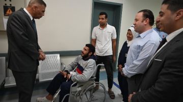 محافظ جنوب سيناء يتفقد مستشفى شرم الشيخ الدولي.. ويؤكد: تحسين الخدمات الصحية أولوية قصوى محافظ جنوب سيناء يتفقد مستشفى شرم الشيخ الدولي.. ويؤكد: تحسين الخدمات الصحية أولوية قصوى