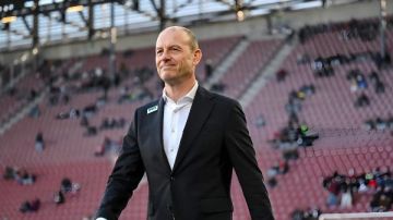 الأهلي بيسدد راتب 3 مدربين.. شوبير يكشف حقيقة رحيل توروب الأهلي بيسدد راتب 3 مدربين.. شوبير يكشف حقيقة رحيل توروب