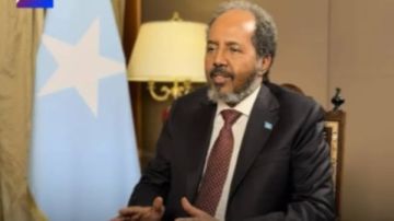 الرئيس الصومالي: نثمن دعم مصر لوحدة واستقرار بلادنا وتعزيز الأمن بالمنطقة الرئيس الصومالي: نثمن دعم مصر لوحدة واستقرار بلادنا وتعزيز الأمن بالمنطقة