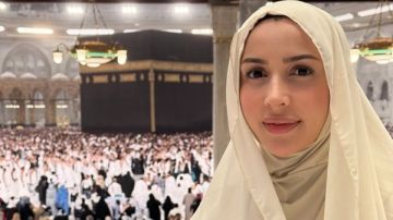 بالحجاب..جنات تؤدي مناسك العمرة بالحجاب..جنات تؤدي مناسك العمرة