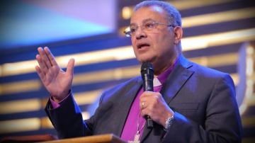 رئيس الطائفة الإنجيلية يهنئ الرئيس السيسي والمصريين بمناسبة شهر رمضان المبارك رئيس الطائفة الإنجيلية يهنئ الرئيس السيسي والمصريين بمناسبة شهر رمضان المبارك