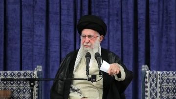 عقب الضربات الأمريكية الإسرائيلية.. وزير الخارجية الإيراني: خامنئي على قيد الحياة عاجل عقب الضربات الأمريكية الإسرائيلية.. وزير الخارجية الإيراني: خامنئي على قيد الحياة عاجل