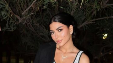 كارولين عزمي تلفت الأنظار في إطلالة جريئة صور