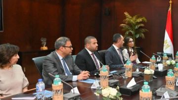 وزير الاستثمار والتجارة الخارجية يلتقي مسئولي نيسان مصر لبحث خطط الشركة التوسعية