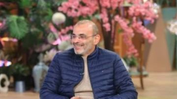 أيمن بهجت قمر خس إزاي؟ موقف طريف جمعه بـ محمد هنيدي