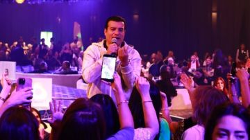 إيهاب توفيق يتألق في حفل سحور رمضاني بالأردن.. صور إيهاب توفيق يتألق في حفل سحور رمضاني بالأردن.. صور