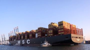 ميناء دمياط يستقبل 6 سفن حاويات وبضائع عامة