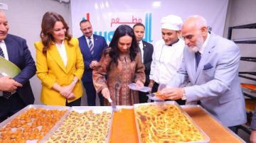 وزيرة التضامن تتفقد وحدة إطعام المحروسة بمؤسسة يمن الخيرية بالوراق وزيرة التضامن تتفقد وحدة إطعام المحروسة بمؤسسة يمن الخيرية بالوراق