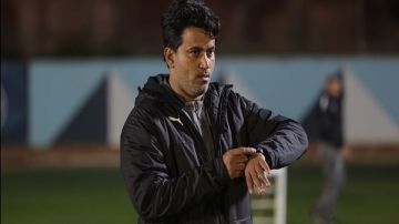 إبراهيم فايق ينعي والدة نجم الزمالك