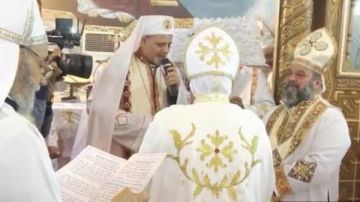 الأنبا بشارة جودة يمنح الدرجة القمصية للأب يوسف أنور