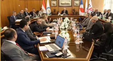 رئيس القابضة للبتروكيماويات يتابع تنفيذ خطط زيادة الإنتاج بالشركات التابعة رئيس القابضة للبتروكيماويات يتابع تنفيذ خطط زيادة الإنتاج بالشركات التابعة