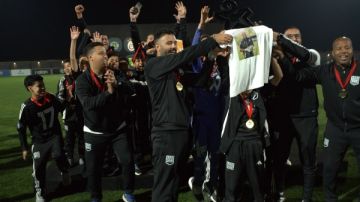 فريق زد إف سي 2014 يتوج ببطولة رايت تو دريم الودية ومحمد رمضان هداف البطولة فريق زد إف سي 2014 يتوج ببطولة رايت تو دريم الودية ومحمد رمضان هداف البطولة