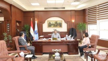 محافظ البحر الأحمر يبحث مع الغرف أبرز التحديات التي تواجه القطاع السياحي