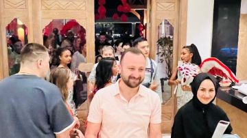 الأحمر يكسو شرم الشيخ.. كرنفالات عيد الحب ترفع الإشغالات لأكثر من 90 