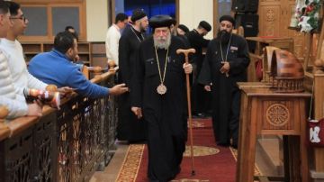 الأنبا إيلاريون يشارك شباب السادات احتفالية المولود ملك الأنبا إيلاريون يشارك شباب السادات احتفالية المولود ملك