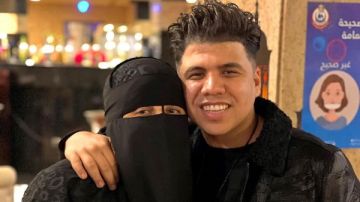 عمر كمال يطلب الدعاء لوالدته قبل دخولها العمليات عمر كمال يطلب الدعاء لوالدته قبل دخولها العمليات