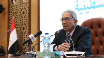 عمرو موسى: الموقف المصري ثابت تاريخيا في دعم القضية الفلسطينية عمرو موسى: الموقف المصري ثابت تاريخيا في دعم القضية الفلسطينية