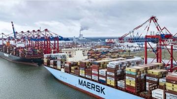 ميرسك وهاباج - لويد يعلنان عوده العبور بالبحر الأحمر بخدمة چيميناي واحدة