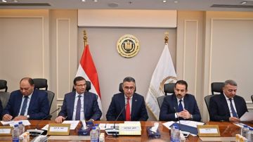 وزيرا التموين والزراعة وجهاز مستقبل مصر يبحثون خطة تعزيز الاكتفاء الذاتي من السكر