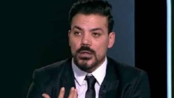 أحمد سليمان يكشف موقف عمرو زكي بعد احتجازه في المطار