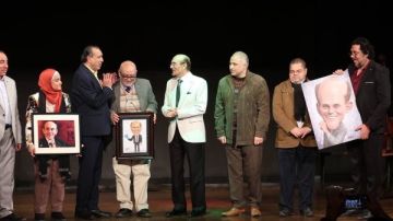 المركز الثقافي الروسي والجمعية المصرية للكاريكاتير يحتفيان بـ محمد صبحي صور