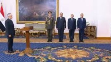 المستشار محمود الشريف وزير العدل الجديد يؤدي اليمين الدستورية أمام الرئيس السيسي المستشار محمود الشريف وزير العدل الجديد يؤدي اليمين الدستورية أمام الرئيس السيسي