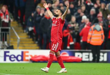 صلاح يكشف عن أفضل لاعب يمكنه قيادة ليفربول للفوز بأعرق بطولة (فيديو)